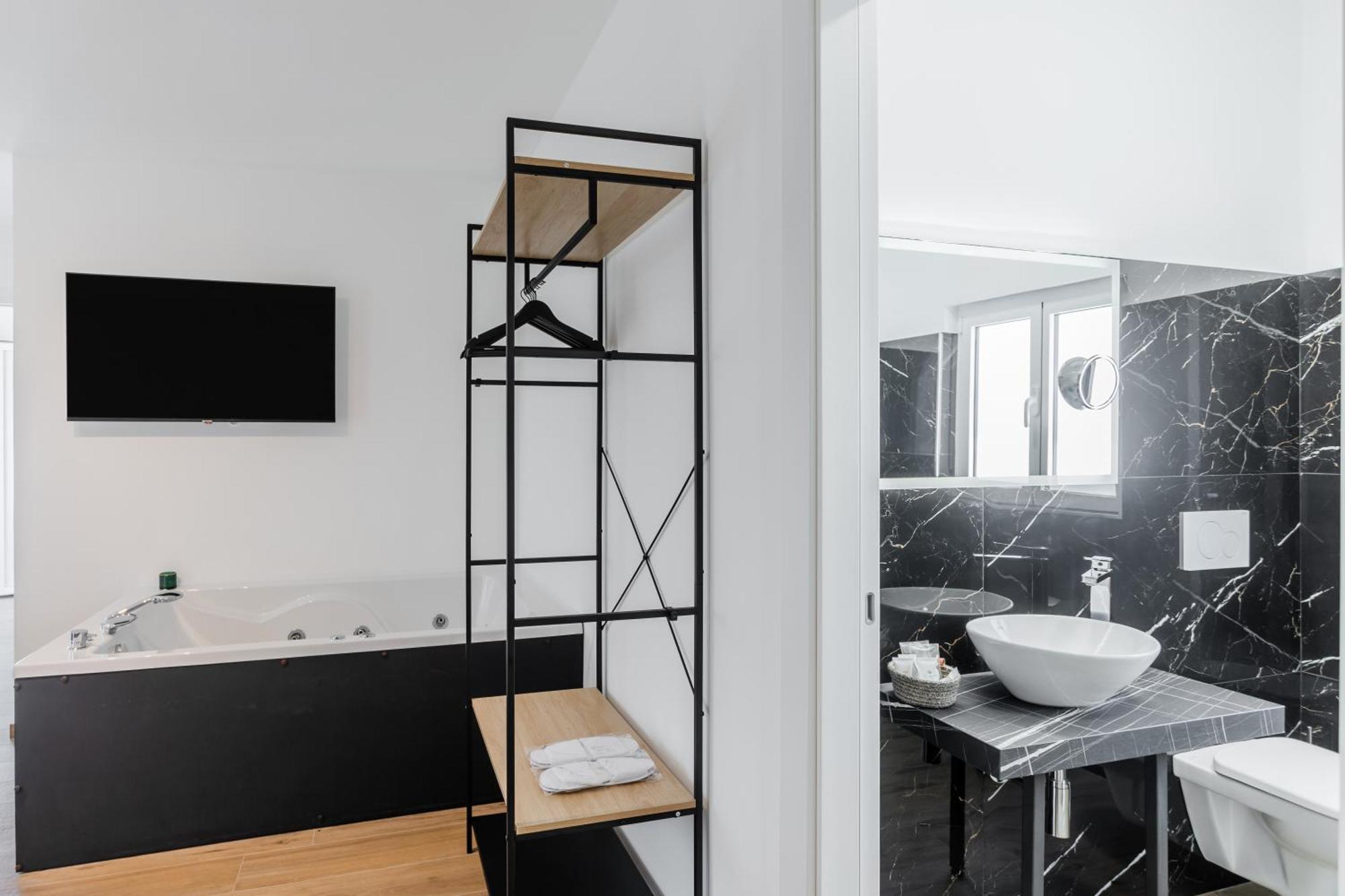 Pietramare Luxury Suites Bari Zewnętrze zdjęcie